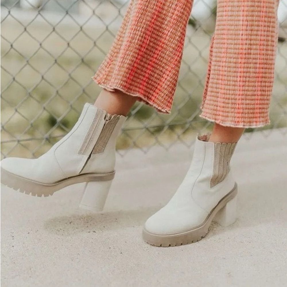 Free People Women's New Frontier Chelsea Boots Off White Size 9.5 festival